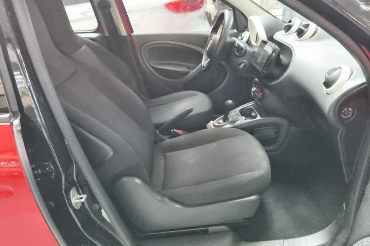 Used  forfour 2018 1.0L 52 kW Dynamic Edition