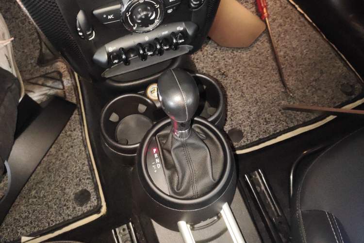 Used  Countryman 2011 1.6L COOPER Fun
