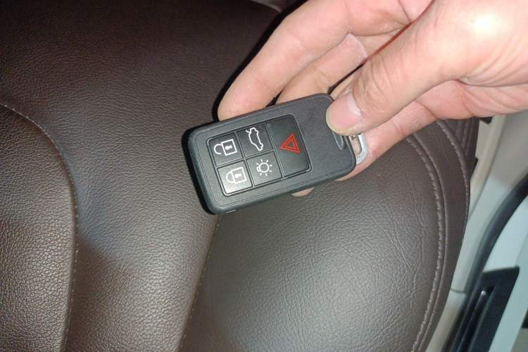 Used Volvo V40 2016 T3 Zhiyi Edition
