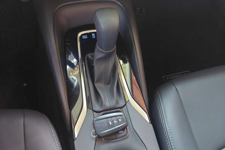 Used Toyota Corolla 2021 Dual-Motor 1.8L E-CVT Elite Edition
