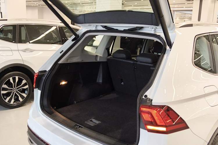 Used Volkswagen Tiguan L 2024 300TSI Automatic Two-Wheel Drive Smart Edition