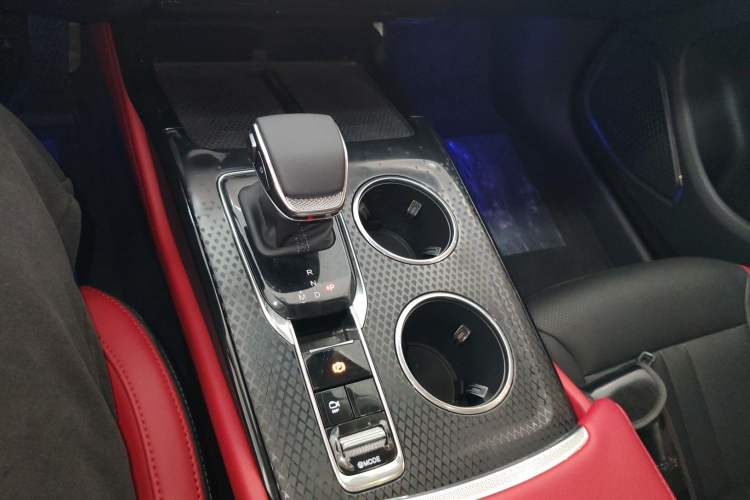 Used Hongqi HS3 2023 1.5T Two-Wheel Drive Shanwei Edition
