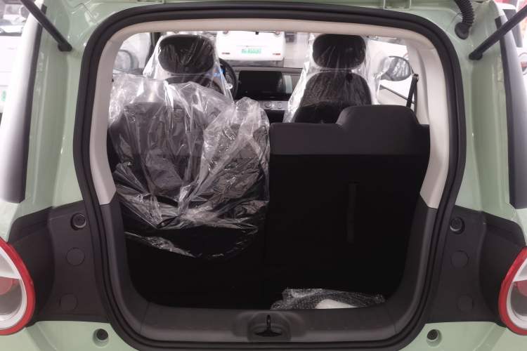 Used  Lumin 2025 210 km Fragrant Edition
