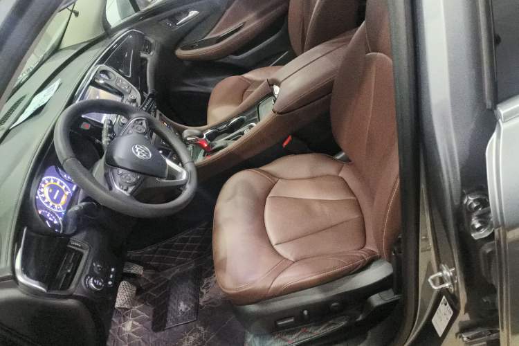 Used Buick Envision 2018 28T Four-Wheel Drive Luxury Model
