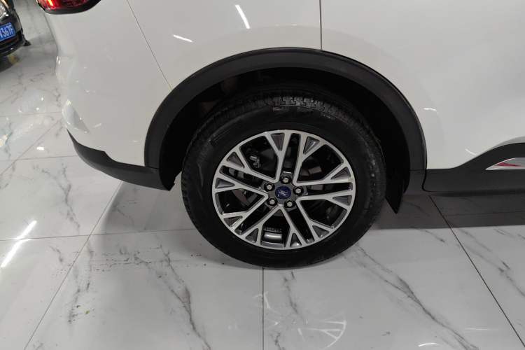 Used Ford Escape 2020 EcoBoost 245 Two-Wheel-Drive Titanium Edition
