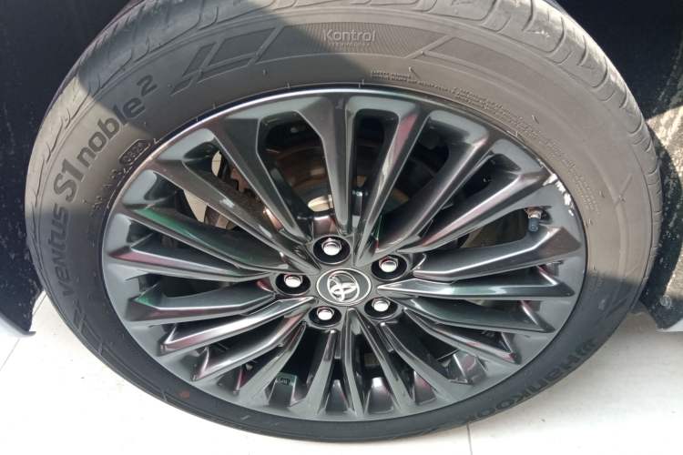 Used Toyota Avalon 2019 2.0L XLE Premium Edition China VI
