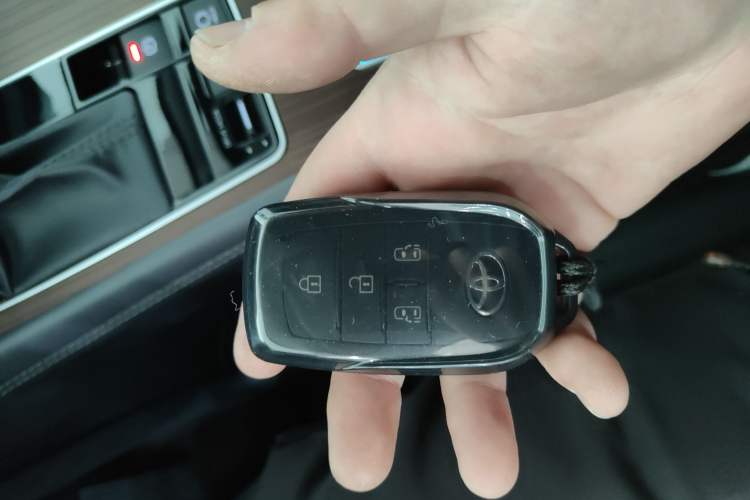 Used Toyota Sienna 2024 2.5L Hybrid Comfort Edition