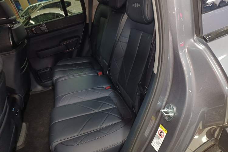 Used  Leopard 5 2023 Navigator Edition
