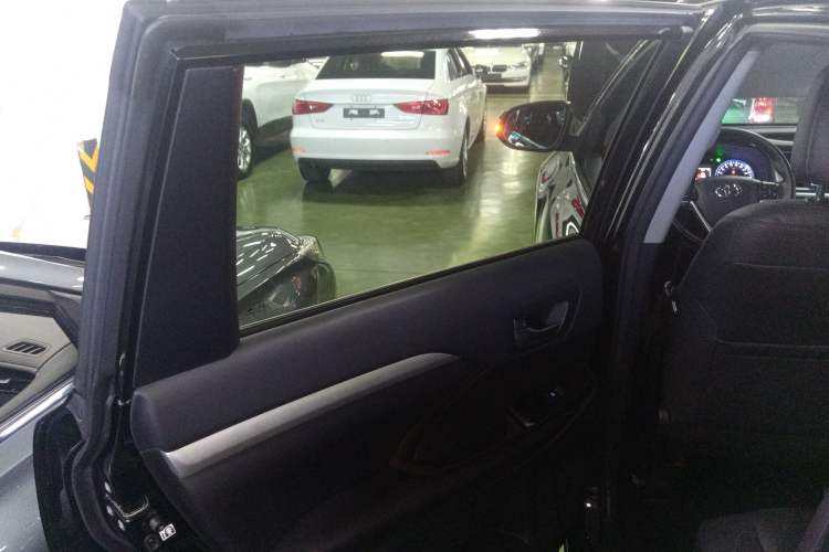 Used Toyota Highlander 2018 2.0T Two-Wheel Drive Luxury Edition 7 Seats China VI Standard
