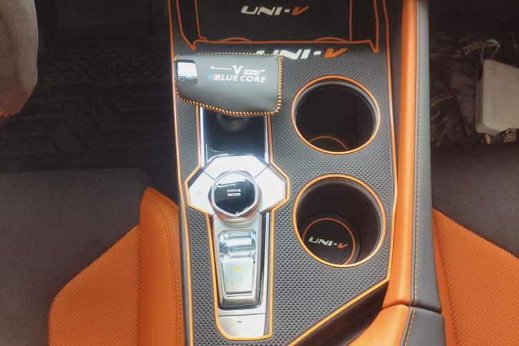 Used Changan UNI-V 2024 2.0T Classic Sport Edition
