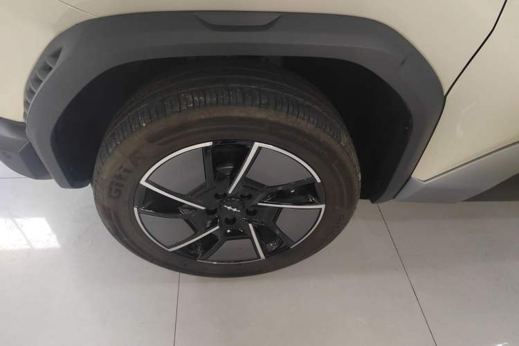 Used  Titanium 3 2025 501 km All-Wheel Drive Intelligent Driving Max Edition