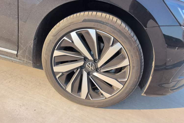 Used Volkswagen Passat 2025 Outstanding Model 330TSI Elite Edition
