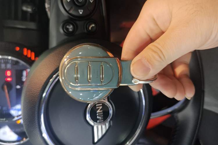 Used  MINI 2014 1.2T ONE+
