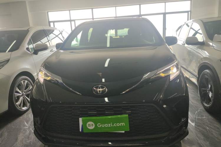 Used Toyota Granvia 2024 2.5L Hybrid Comfort Edition
