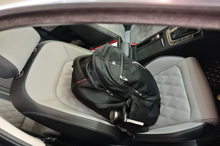 Used Volkswagen Magotan 2023 2 Million Units Limited Edition 330TSI DSG Leading Version
