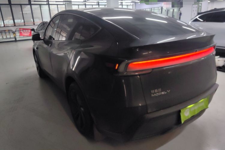 Used Tesla Model Y 2025 Rear-Wheel-Drive Version