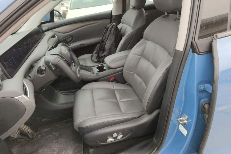 Used  LS6 2025 Ultra-Powerful Lingxi Intelligent Enjoyment Edition
