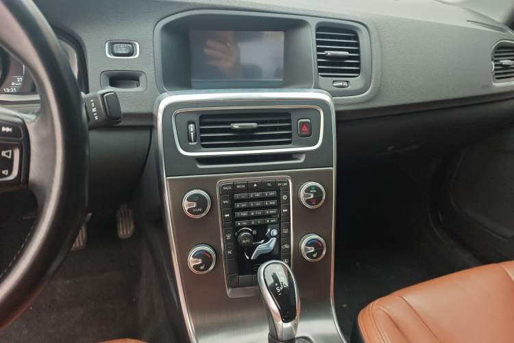 Used Volvo S60 2015 S60L T5 Intelligent Drive Edition
