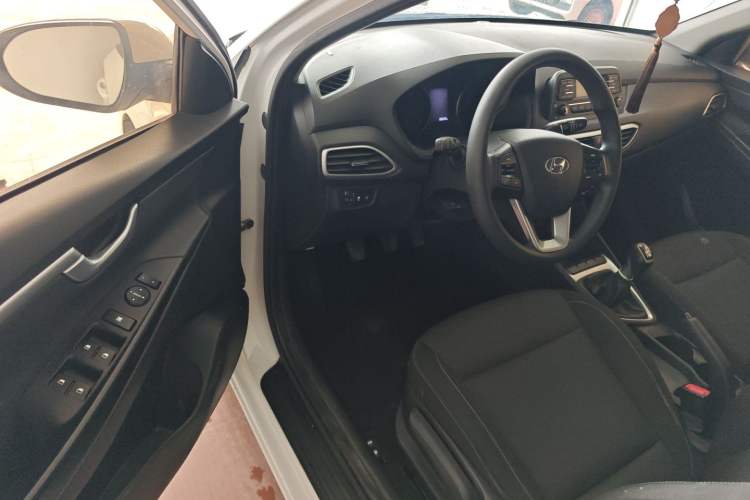 Used Hyundai Celesta 2017 1.6L Manual Enjoyment Edition GLS