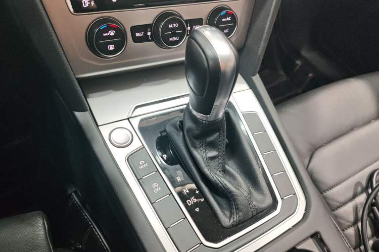 Used Volkswagen Variant 2018 380TSI Two-Wheel Drive Comfort Edition
