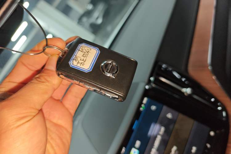 Used Volvo XC60 2025 B5 Four-Wheel Drive Smart & Advanced Luxury Edition
