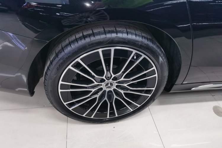 Used Mercedes-Benz E-Class 2025 Facelift E 300 L Premium Edition
