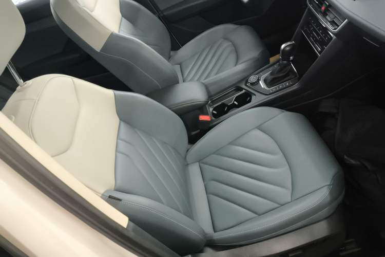 Used Volkswagen Tharu 2023 330TSI Four-Wheel Drive Moon Luxury Edition
