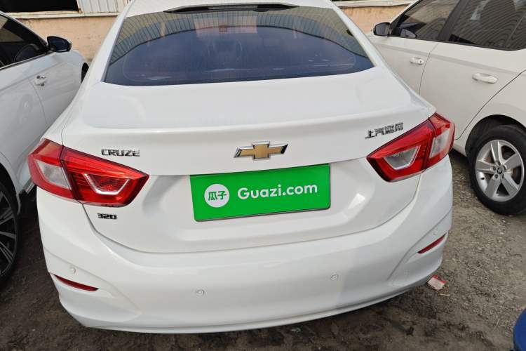 Used Chevrolet Cruze 2018 320 Automatic Pioneer Sunroof Edition
