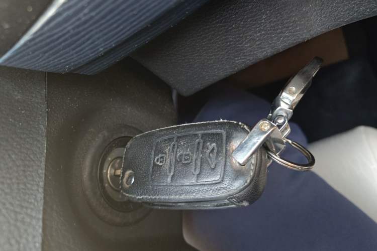 Used FORTHING Lingzhi 2023 M5L 1.6L Base Model 7 Seats
