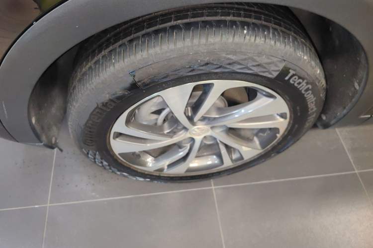 Used Buick Envision 2022 Encore S 552T Two-Wheel-Drive Luxury Model
