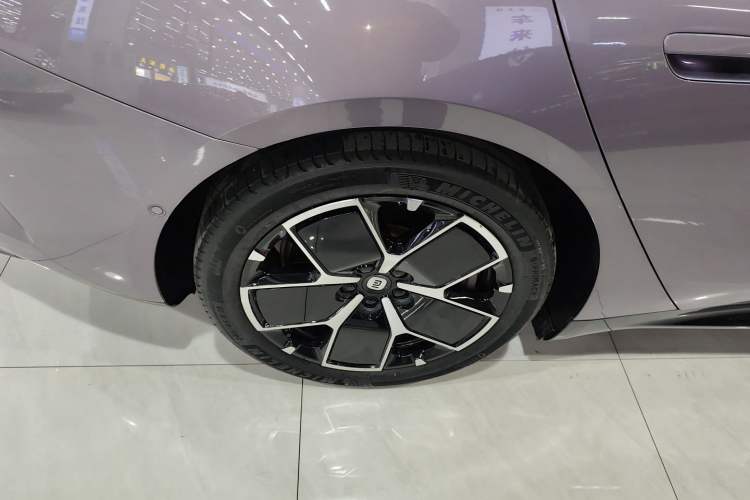 Used  SU7 2024 Rear-Drive Long-Range Intelligent Driving Version