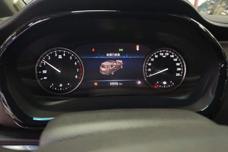 Used Buick GL8 2021 Land Cruiser Executive Class 652T Comfort Model
