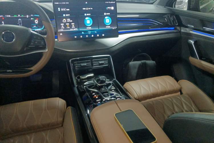 Used BYD Tang New Energy 2021 DM 2.0T Four-Wheel Drive High-Performance Flagship Model
