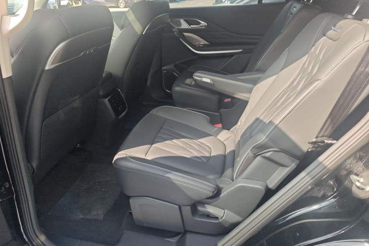 Used Hongqi HS7 PHEV 2024 2.0T PHEV Four-Wheel Drive Flagship Edition 6 Seats
