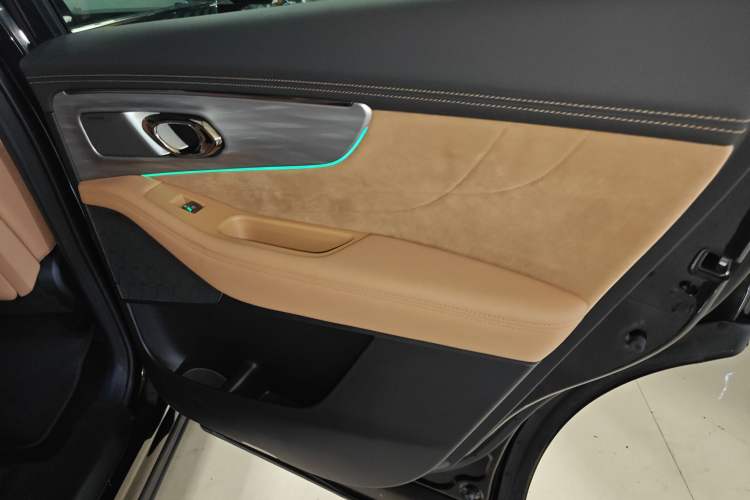 Used GAC Trumpchi ES9 2024 PHEV with 143 km Max
