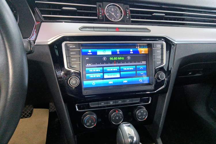 Used Volkswagen Magotan 2017 330TSI DSG Leading Model
