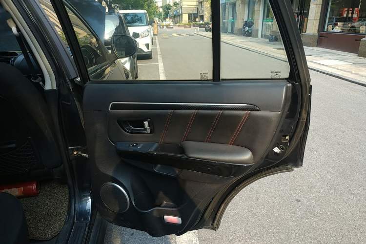 Used Haval H5 Classic 2015 2.0T Manual Two-Wheel Drive Advanced Version
