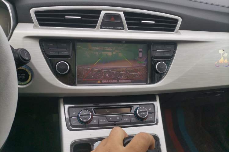 Used Geely Auto Emgrand X7 Sport 2018 1.8TD Automatic Two-Wheel Drive Smart Connect 4G Internet Edition