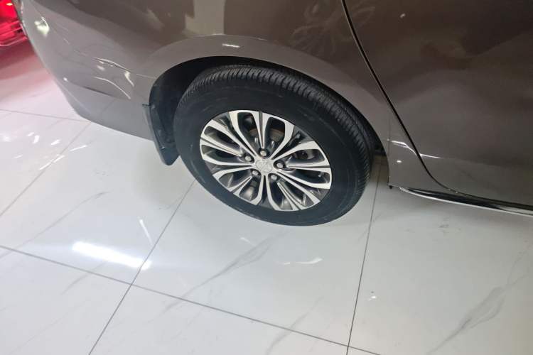 Used Buick GL8 2023 Land Executive Class Smart Enjoyment Model
