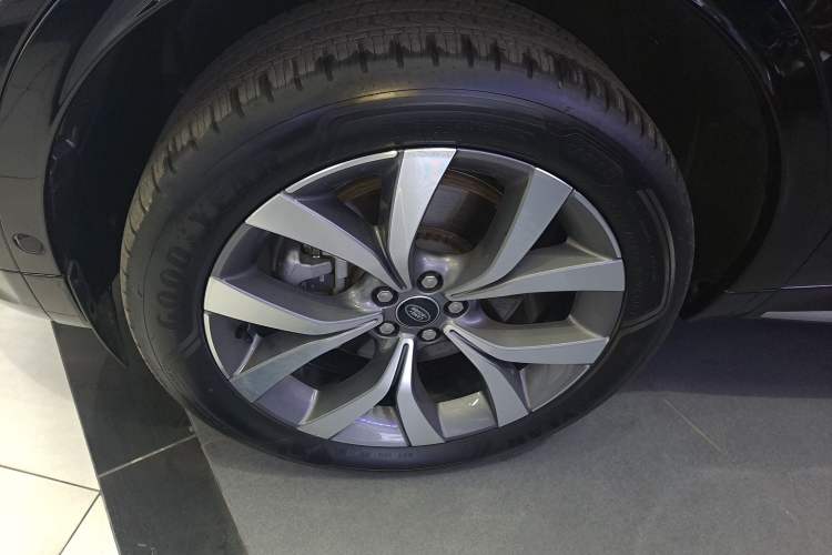 Used Land Rover Discovery Sport 2024 Luxury Custom Edition