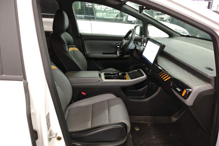 Used AION Y 2022 70 Tech Edition Lithium Iron Phosphate