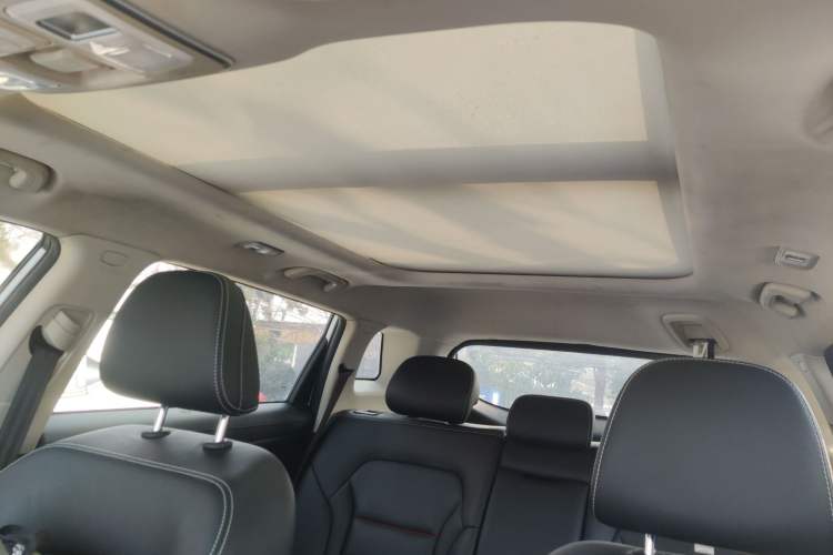 Used Geely Auto Emgrand X7 Sport 2018 1.8TD Automatic Two-Wheel Drive Smart Connect 4G Internet Edition
