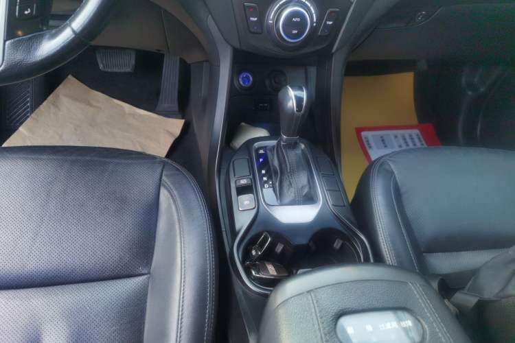 Used Hyundai Santa Fe 2015 2.0T Automatic All-Wheel Drive Smart Version 5 Seats