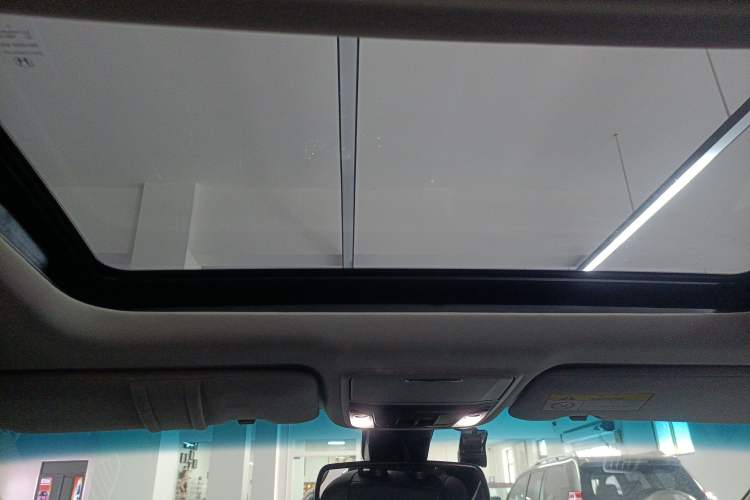 Used Honda Elysion 2016 2.4L Supreme Edition
