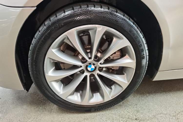 Used BMW 5 Series 2017 525Li Leading Model
