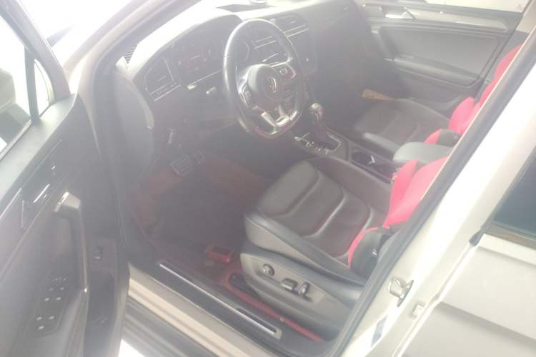 Used Volkswagen Tiguan L 2021 330TSI Automatic Two-Wheel Drive R-Line Enhanced Edition
