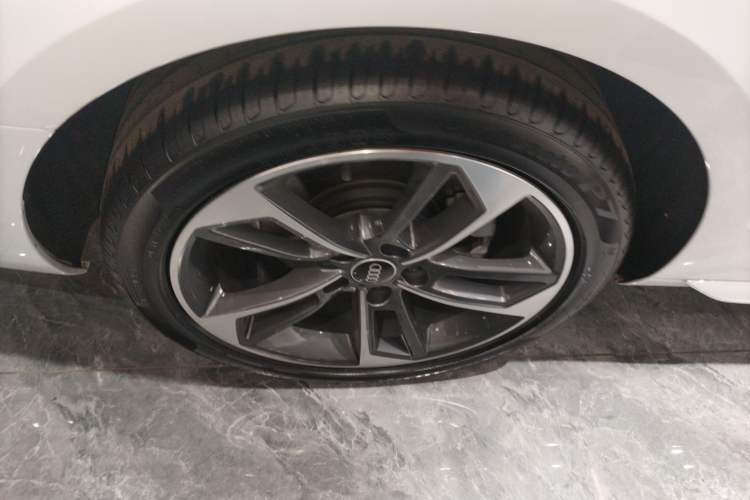 Used Audi A4L 2025 2 Million Units Enjoyment Version 40 TFSI Stylish and Dynamic Type