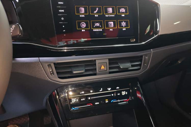 Used Volkswagen Tayron 2022 330TSI Two-Wheel Drive Luxury Smart Connectivity Version
