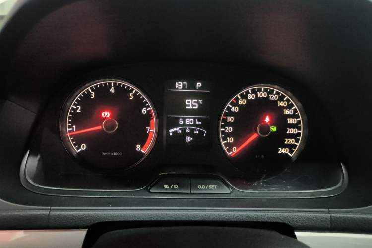 Used Volkswagen Lavida 2013 Revised Classic 1.6L Automatic Fashion Edition