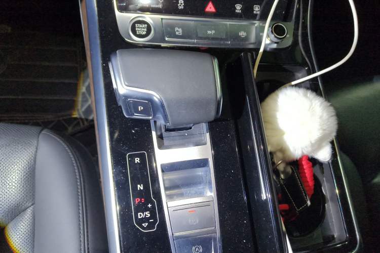 Used Audi Q7 2021 55 TFSI quattro S line Sport model
